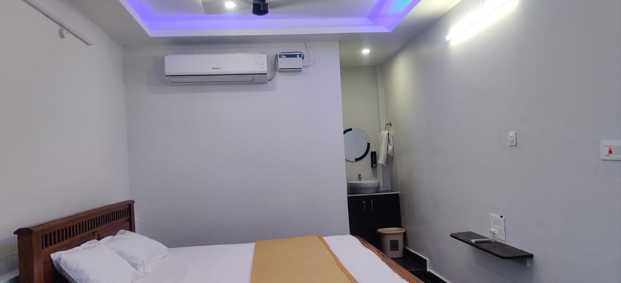 Aadhi Esha Residency Hotel Tiruvannamalai Exterior photo